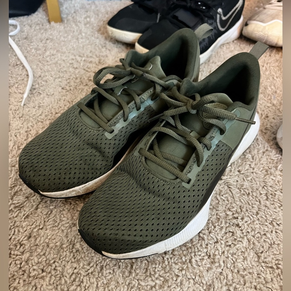 Pumas sneakers
